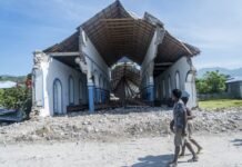 Grupo cristão testemunha fome espiritual no Haiti em meio a tragédias; número de mortos sobe para 2.100 Igreja de Santa Ana é vista completamente destruída pelo terremoto em Chardonnieres, Haiti